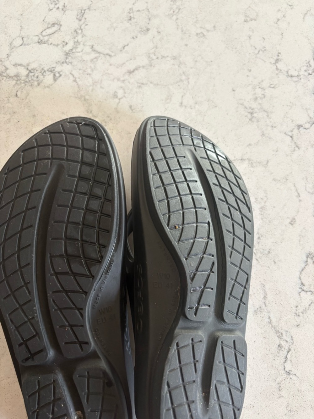 OOFOS Flip Flop Sandals - Picture 3 of 5